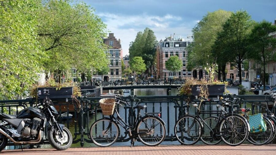 Private Van Gogh Walking Tour through Amsterdam - Visiting Significant Van Gogh Landmarks