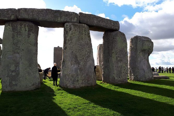 Private viewing of Stonehenge including Bath and Lacock Day Trip - The Charm of Lacock Village