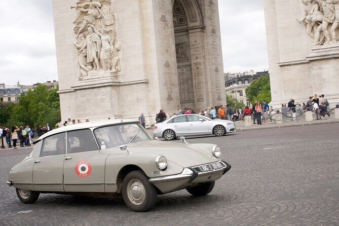 Private Vintage Car Tour of Paris in a Citroën DS - 2H - A Detailed Look at the Tour Experience