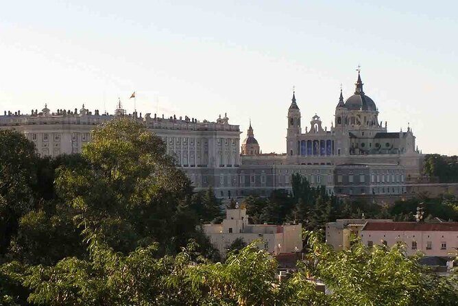 Private VIP visit to the Royal Palace and city tour, Madrid in full - Frequently Asked Questions