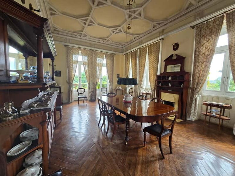 Private visit to the House of the Dukes of Almodovar in Comillas - Exploring the House of the Dukes of Almodóvar