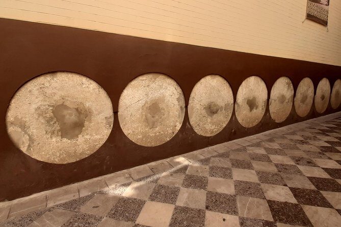 Private visit to the Jewish Quarter of Seville (Sta. Cruz and San Bartolomé Neighborhoods) - What Makes This Tour Special?