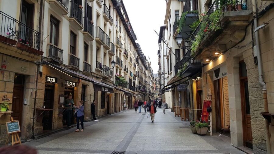 Private Walking Tour of Essential Spots of San Sebastian - The Value of a Private Guide