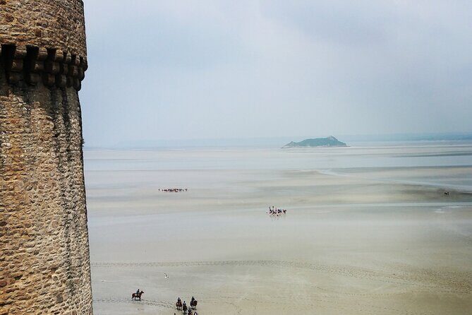 Private walking tour of Mont Saint Michel with a licensed guide - Why This Tour Works