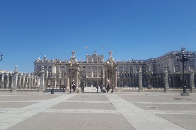 Private Walking Tour to Royal Palace and Old Town of Madrid - Why Choose This Tour?