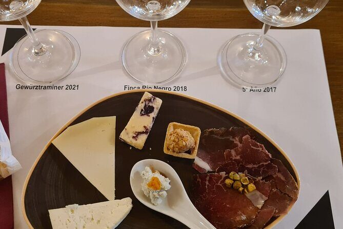 Private Winery and Lunch Experience an hour from Madrid - Authentic, Personal, and Supportive of Local Producers