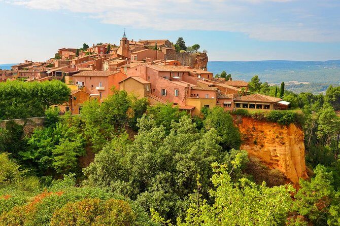 Provence Wineries and Luberon Villages Day Trip from Aix-en-Provence - An In-Depth Look at the Provence Wineries and Luberon Villages Tour