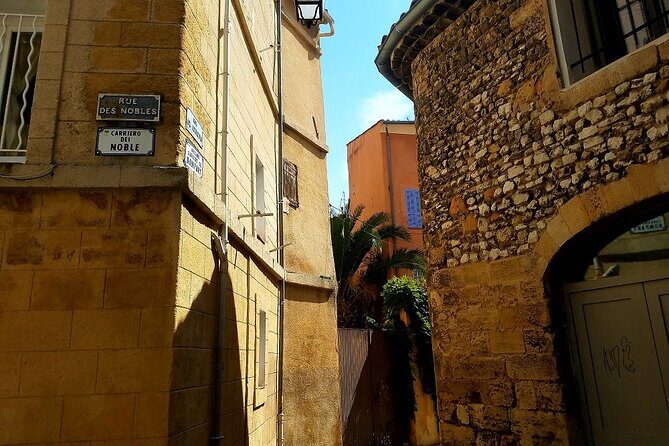 Public visit of Aix-en-Provence | The streets are told - FAQ