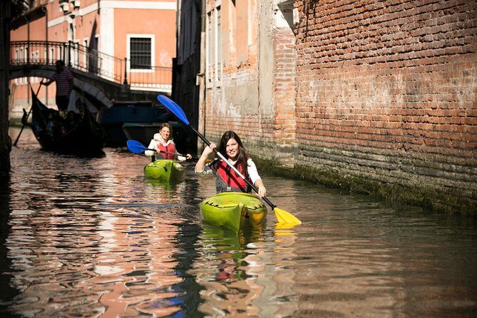Real Venetian Kayak - Tour of Venice Canals with a local guide - In-Depth Look at the Venetian Kayaking Experience