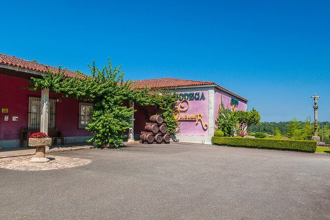 Rías Baixas Private Tour with Wine Tasing, Food, Mussels Boat and Pickup - The Tour Highlights and Itinerary Breakdown