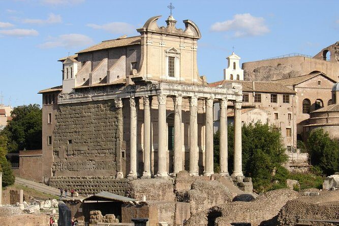Rome: Guided Group Tour of Colosseum, Roman Forum & Palatine Hill - The Experience in Practice