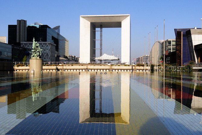 Round-trip Transfer Airport - La Defense - Airport CDG or ORY - Who Should Consider This Transfer?
