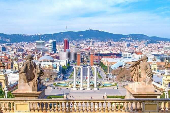 Sagrada Familia and Old Town Private Tour with Hotel Pick-up - Deep Dive: What Makes This Tour Stand Out?