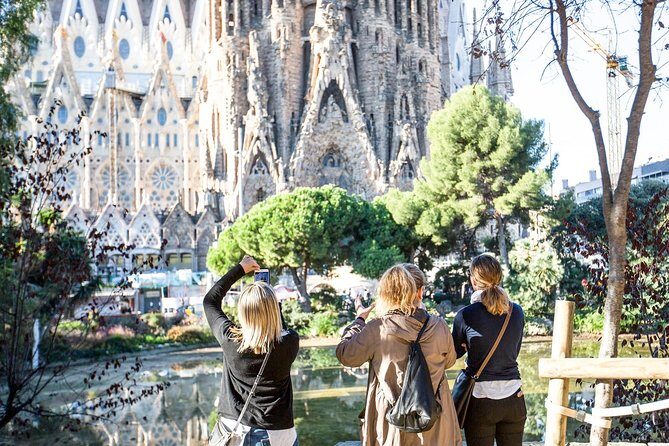 Sagrada Familia Fast Track Guided Tour with Towers Access - A Deep Dive into the Sagrada Familia Guided Tour Experience