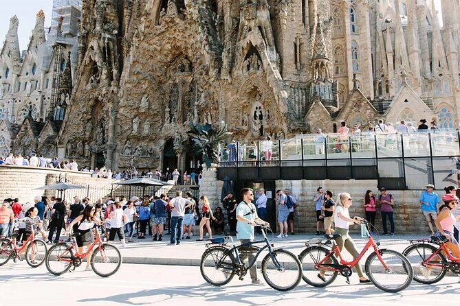 Sagrada Familia Guided Tour Masterpiece - A Closer Look at the Sagrada Familia Guided Tour