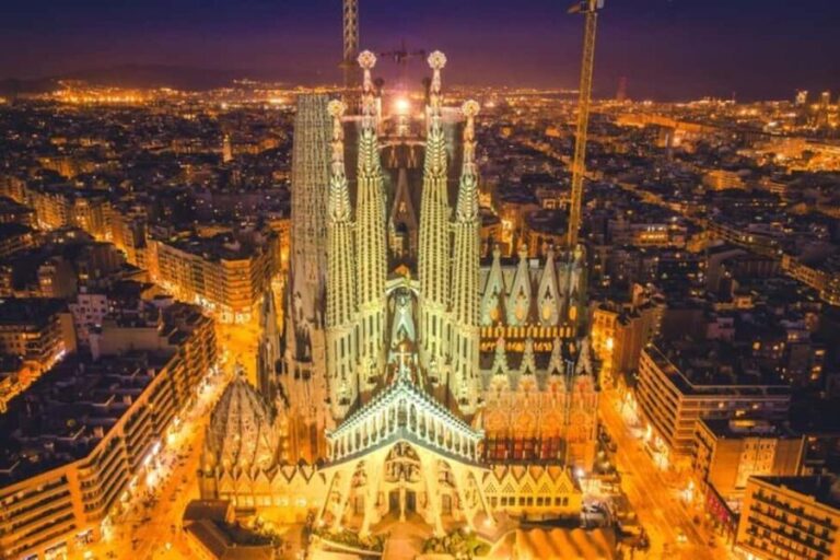Sagrada Familia Guided Tour with Tower Access - The Experience in Detail