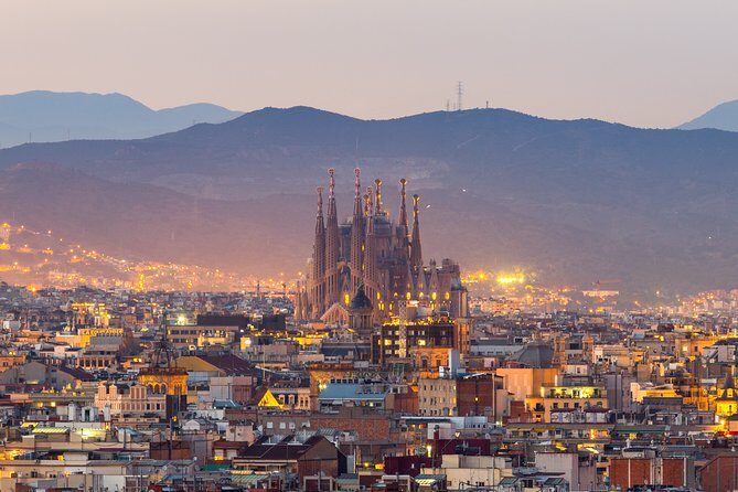 Sagrada Familia Monolingual Tour with Skip the Line Ticket - Why This Tour Works Well