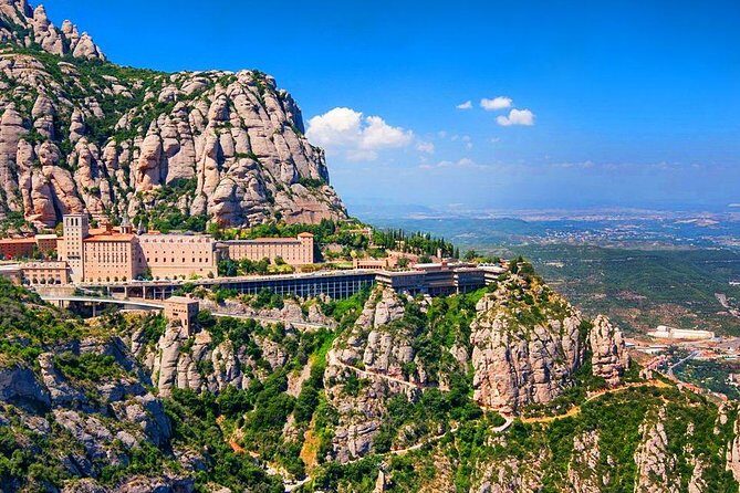 Sagrada Familia & Montserrat Small Group Tour with Hotel pick-up - In-Depth Itinerary Breakdown