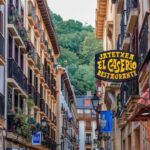 San Sebastian: City Highlights Guided Walking Tour - Admiring the Iconic Plaza de la Constitución