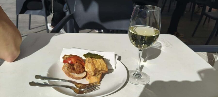 San Sebastian: Pintxo Tour with Wine and Ex-Chef Guide - What Travelers Say