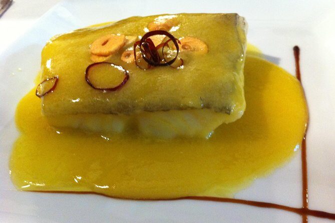 San Sebastián Private Food-Historical tour & meal at a Gastronomy Club - Authenticity and Unique Aspects