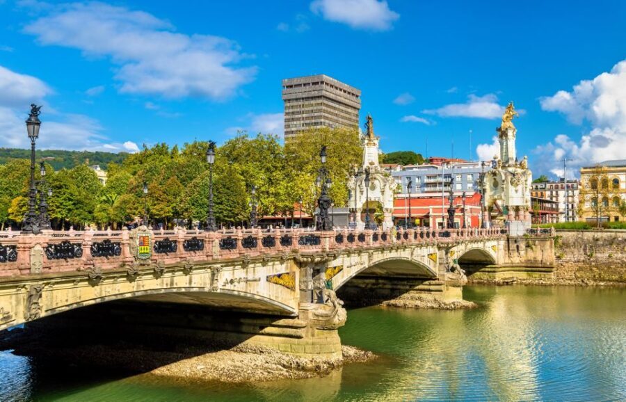 San Sebastian: Private Walking Tour with Pintxo and Drink - Why This Tour Is a Great Value