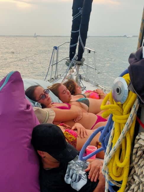 Santa Pola: Sailboat trips to Tabarca, snorkeling, and sunset with tasting - The Itinerary: From Santa Pola to Tabarca and Back