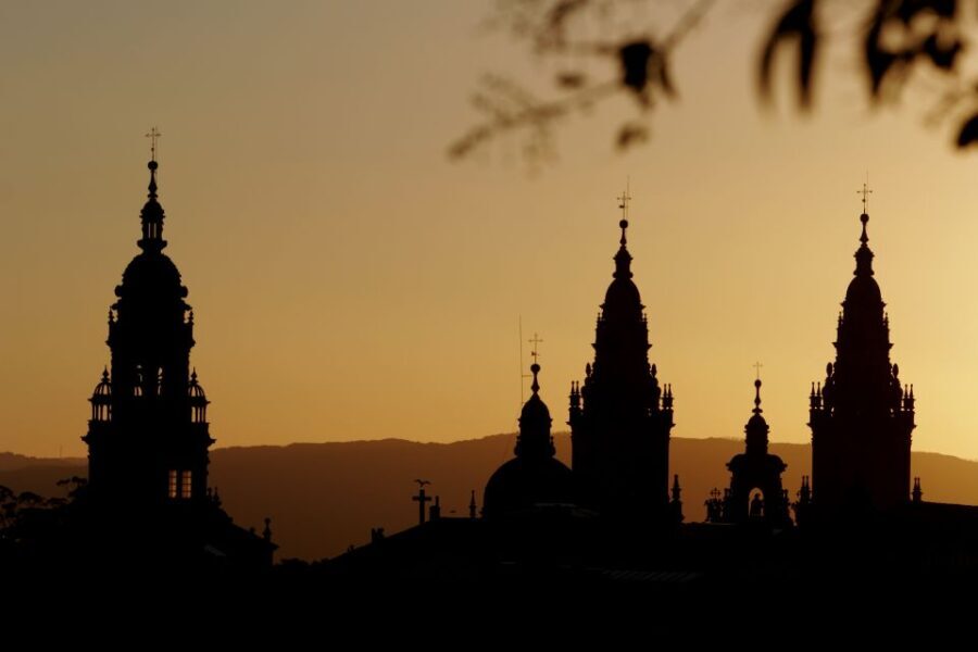 Santiago de Compostela: legends tour and galician dinner - Why You Should Consider It