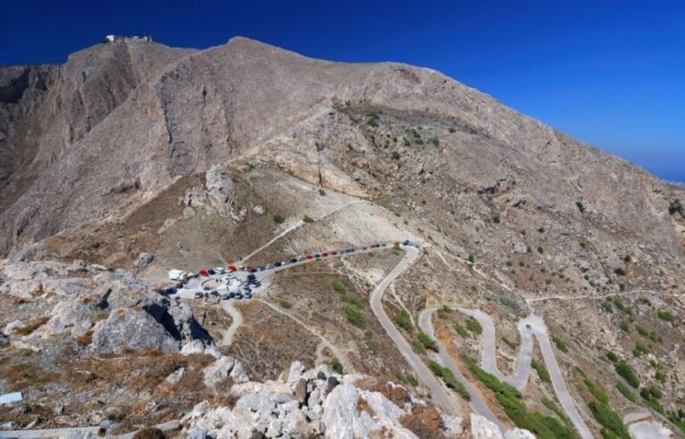 Santorini: Akrotiri Excavation, Megalochori, & Beaches Tour - Who Should Consider This Tour?