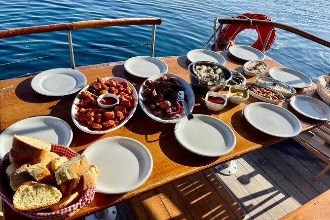 Santorini Caldera Day Traditional Cruise with Meal and Drinks - The Value of the Tour
