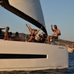 Santorini Catamaran Cruise with Fresh Meal and Open Bar - FAQ