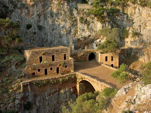 Santorini History & Archeology Tour - FAQ