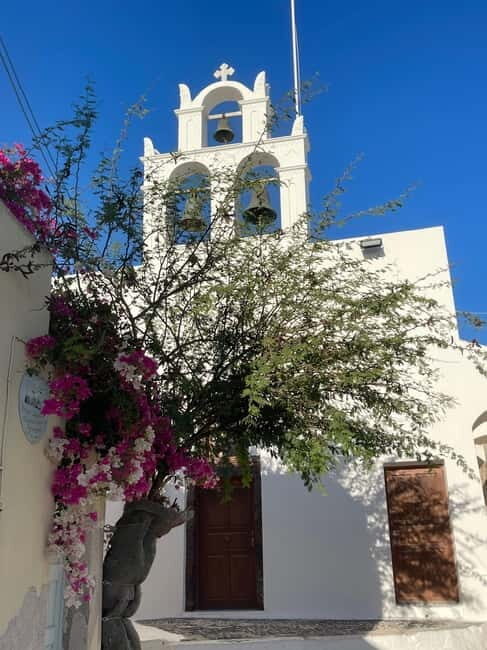 Santorini: Oia Sunrise Walking Tour with Local Guide - Who Will Love This Tour?