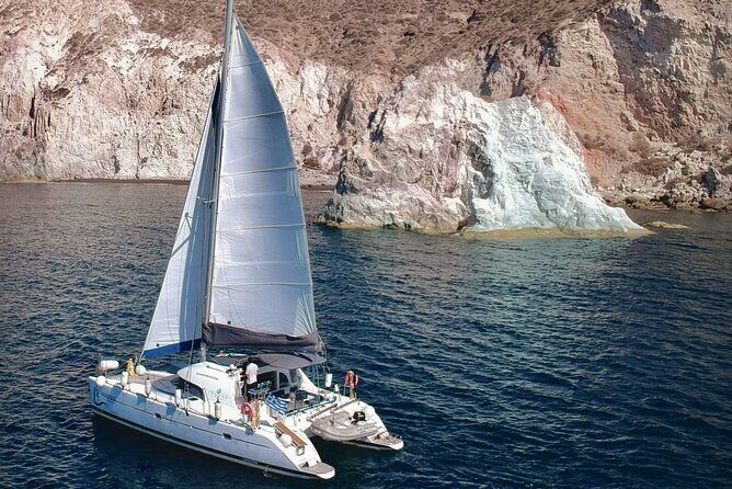 Santorini: Standard Small-Group Catamaran Cruise with Food/Drinks - Who Will Love This Tour?