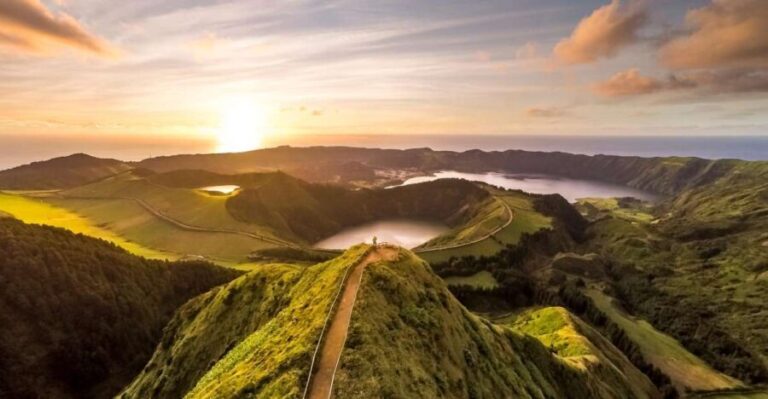 São Miguel: Full-Day Tour to Sete Cidades and Lagoa do Fogo - The Cultural and Culinary Experience