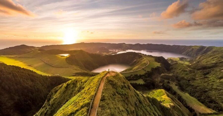 São Miguel: Full-Day Tour to Sete Cidades and Lagoa do Fogo - The Cultural and Culinary Experience