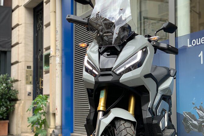 Scooter rental X-ADV Honda 2023 (A2 license) Paris - The Value of Renting a Scooter in Paris