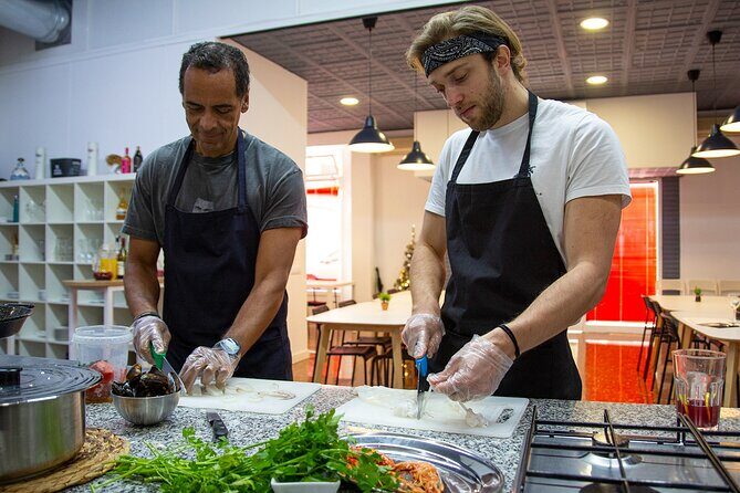 Seafood paella cooking class, tapas and visit to Ruzafa market. - The Experience’s Strengths and Considerations