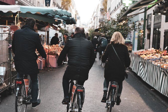 Secret Paris Tour on a dutch bike - An In-Depth Look: The Tour Experience