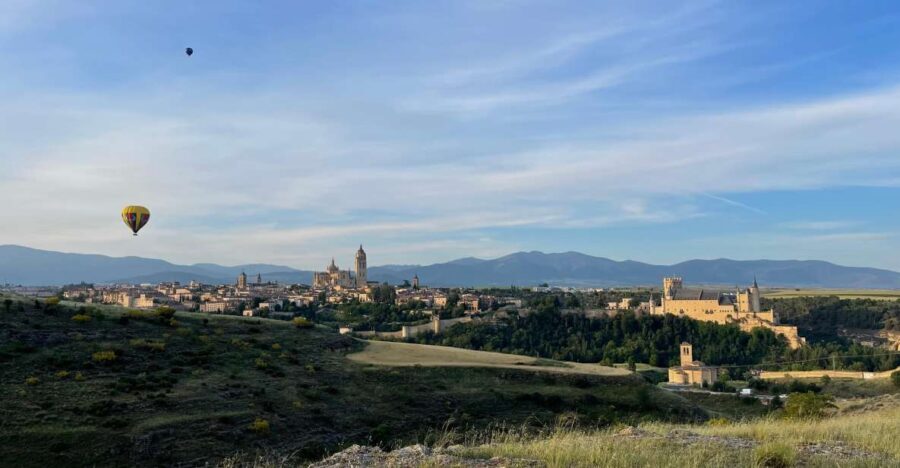 Segovia: Hot-air balloon ride with cava toast - An In-Depth Look at the Experience