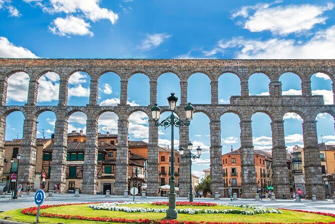 Segovia - Old Town tour including Castle visit - An In-depth Look at the Segovia Old Town Tour