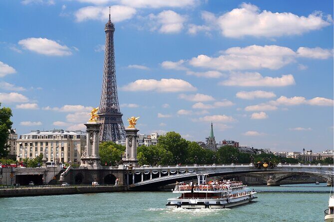 Seine River Cruise flexible ticket with Audio in Paris - 1 Hour - A Detailed Look at the Seine River Cruise Experience