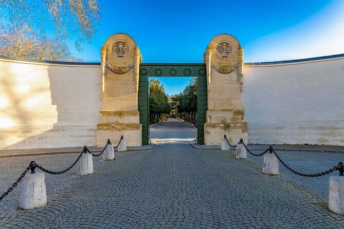Self-Guided Tour of Celebrity Graves at Père-Lachaise Cemetery - The Itinerary: What to Expect at Each Stop