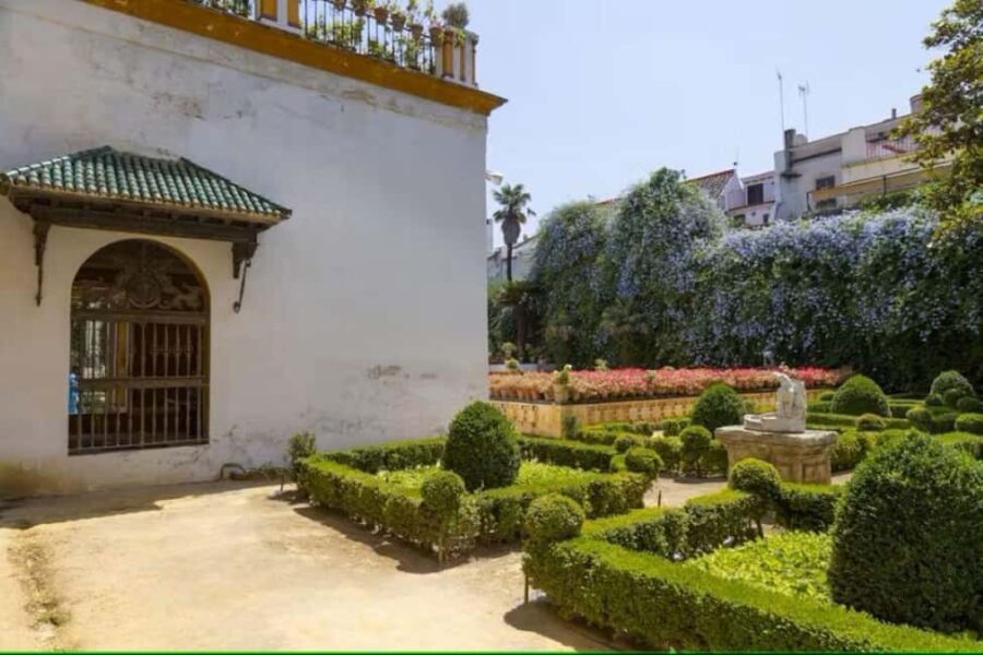 Seville: Guided Tour of Noble Houses and Grand Gardens - An In-Depth Look at the Noble Houses and Gardens Tour