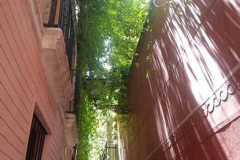 Seville: Jewish Quarter, History & Hidden Corners - Exploring the Jewish Quarter: Atmosphere and Authenticity