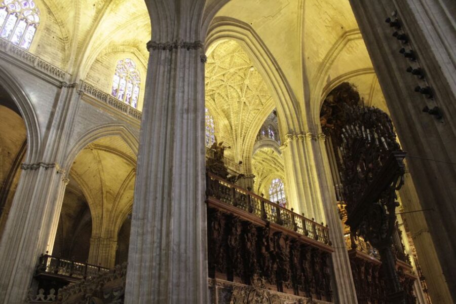 Seville: Royal Alcazar, Cathedral and Giralda Tower Tour - Authenticity and Value