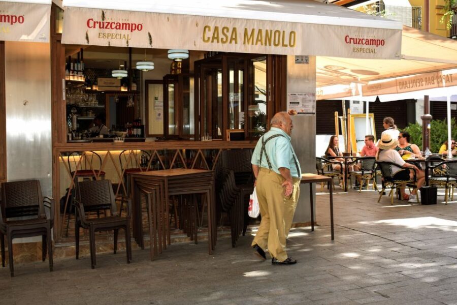Seville: Tapas, Taverns, and History Walking Tour - Who Should Consider This Tour?