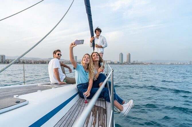 Sitges sailing, walking and winery tour - The Walking Tour: Discovering Sitges’ Charm