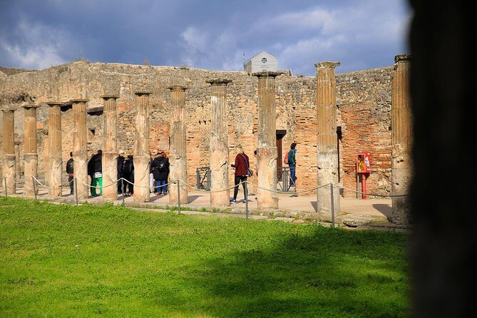 Skip the Line Guided Tour of Pompeii Led by an Archaeologist - Why This Tour Is a Great Choice