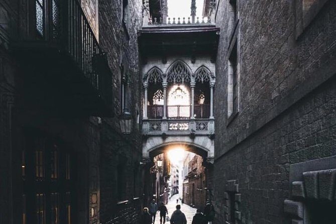 Small Group Barcelona Walking Tour, Flamenco Show & Tapas Dinner - Who Should Book This Tour?